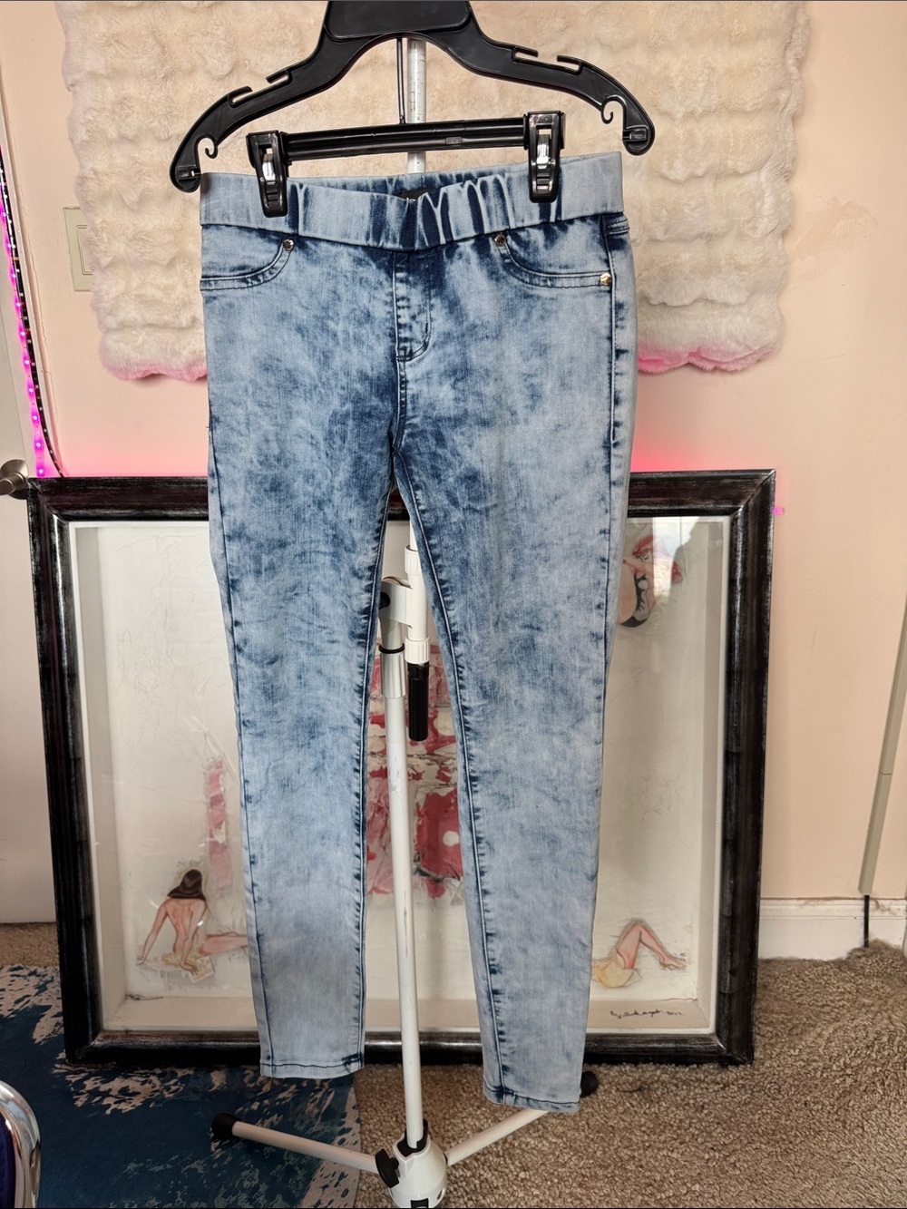 bebe Light Wash Acid Wash Skinny Jeans between leggings and jeans NWOT